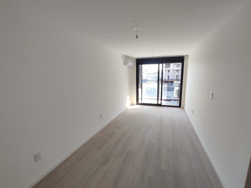 Apartamento en alquiler 2 dormitorios con garaje a estrenar Parque Batlle - Ombú Italia