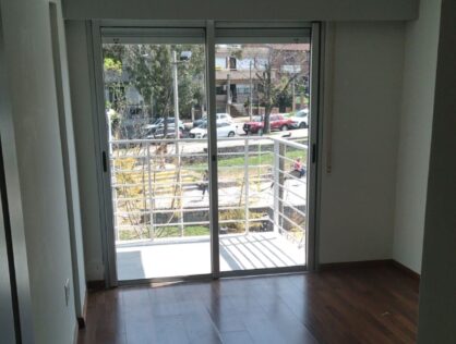 Alquiler apartamento 1 dormitorio Puerto del Buceo Design Plaza 201 $25.000